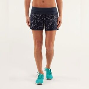 Lululemon Groovy Run Short - petit Dot Inkwell / Inkwell size 6